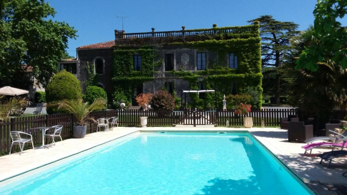 Chateau Le Poiron Bed & Breakfast Pissotte Bagian luar foto