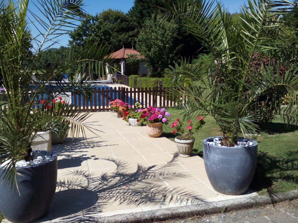 Chateau Le Poiron Bed & Breakfast Pissotte Bagian luar foto