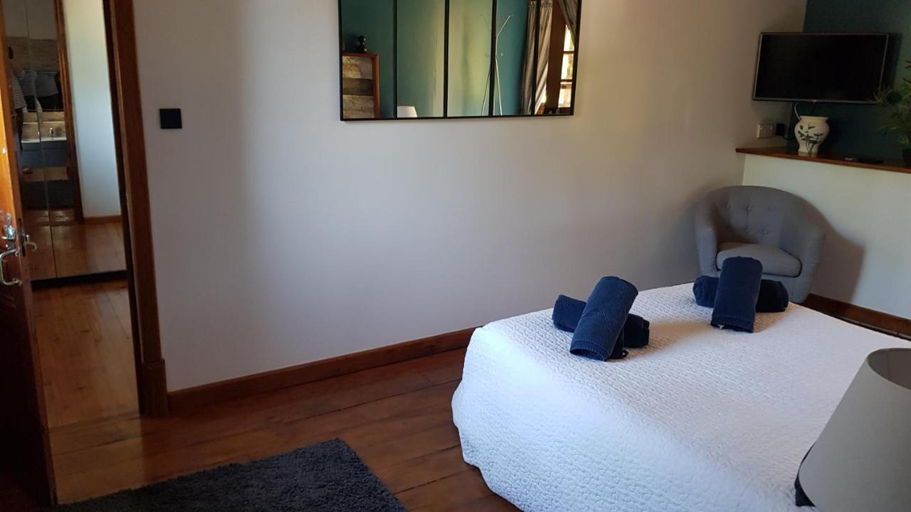 Chateau Le Poiron Bed & Breakfast Pissotte Bagian luar foto
